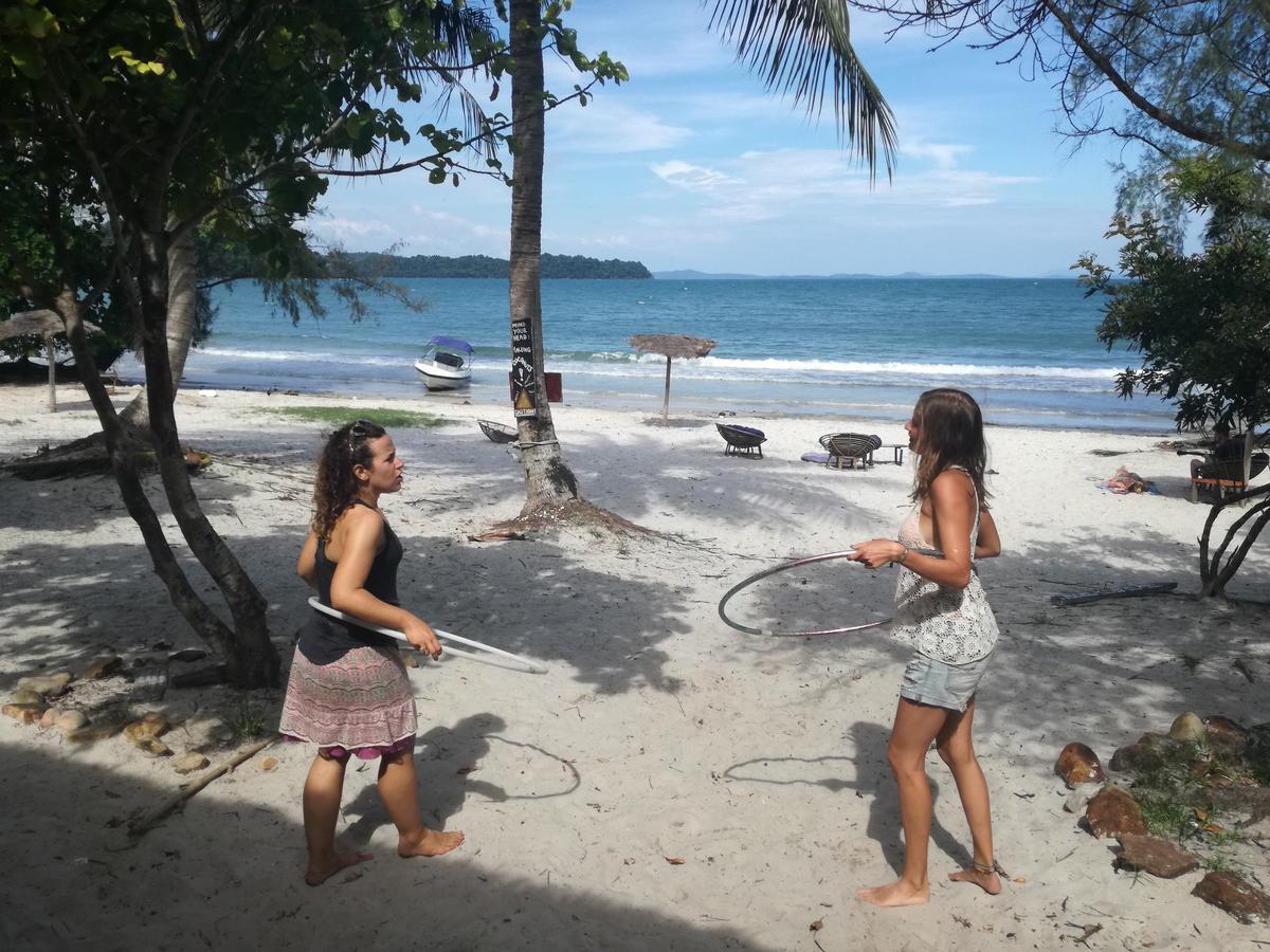 The Last Point Hostel Koh Ta Kiev Exterior photo
